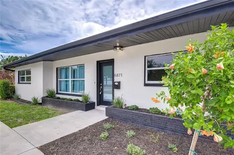 6871 4th Street S St Petersburg FL 33705