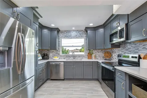 6871 4th Street S St Petersburg FL 33705