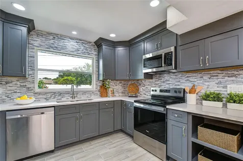 6871 4th Street S St Petersburg FL 33705