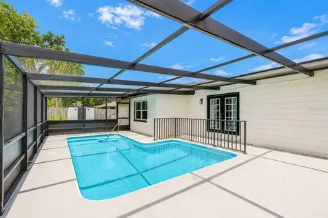 6871 4th Street S St Petersburg FL 33705