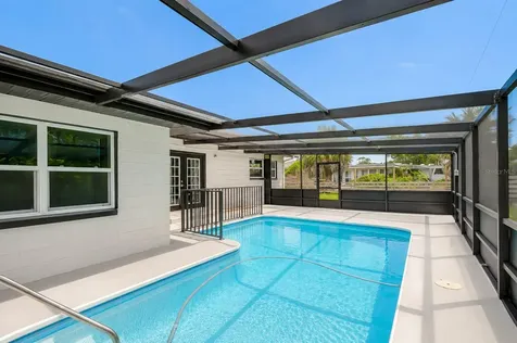 6871 4th Street S St Petersburg FL 33705