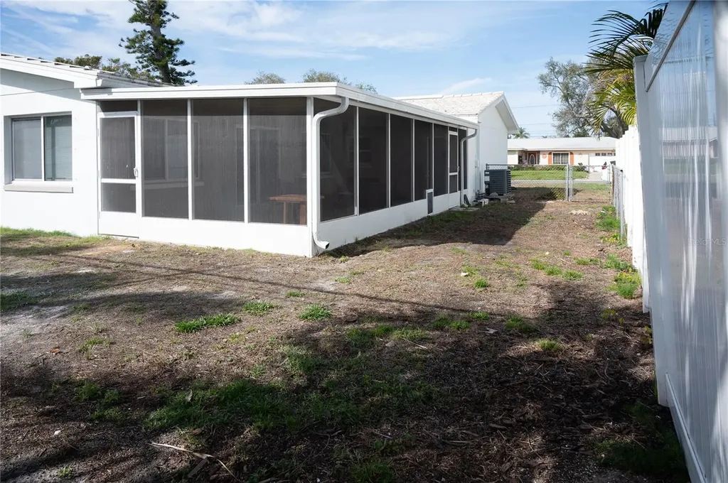 6613 Blue Heron Drive S St Petersburg FL 33707