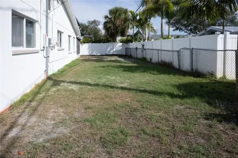 6613 Blue Heron Drive S St Petersburg FL 33707