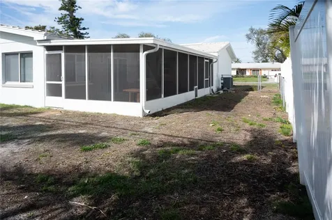 6613 Blue Heron Drive S St Petersburg FL 33707