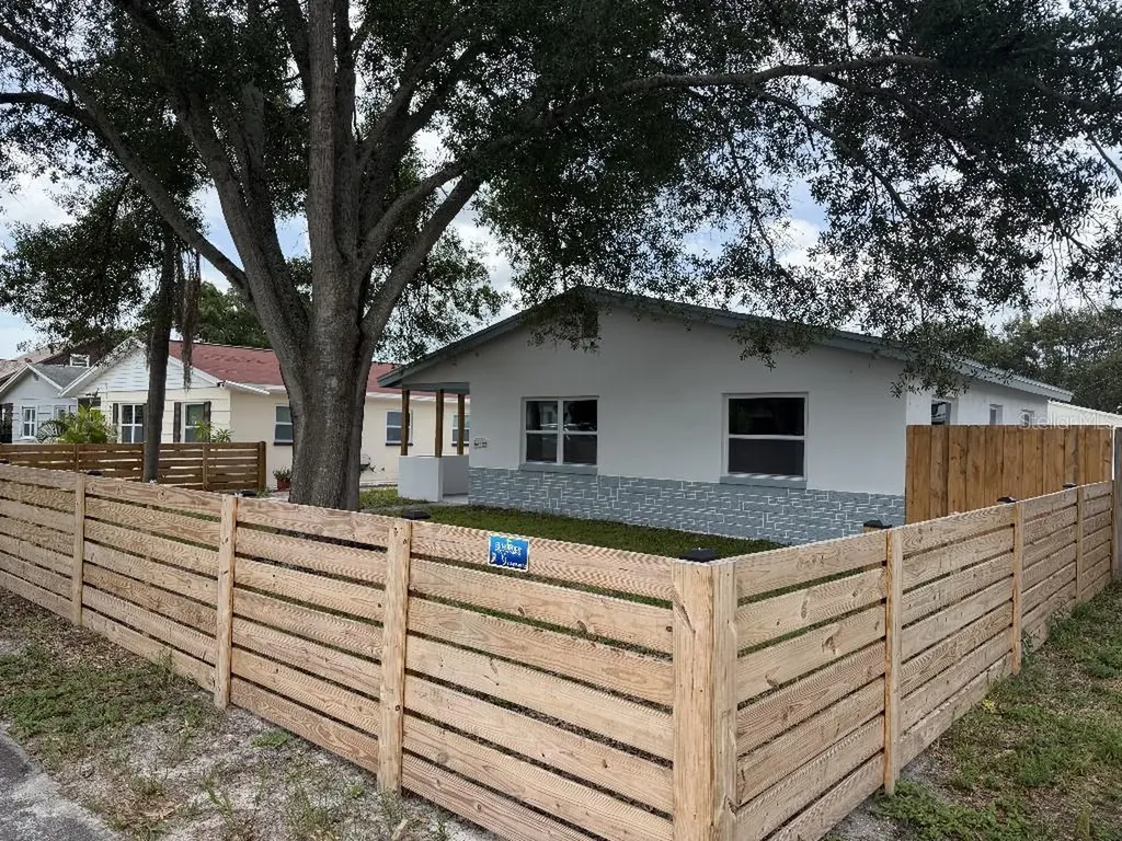 632 89th Avenue N St Petersburg FL 33702
