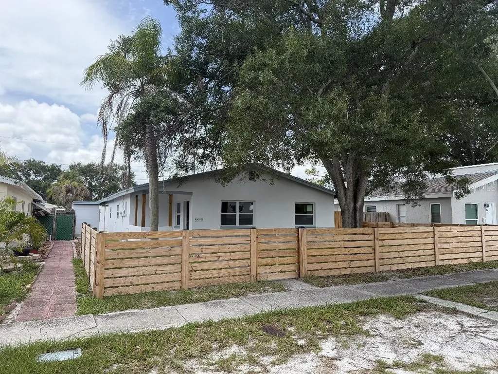 632 89th Avenue N St Petersburg FL 33702