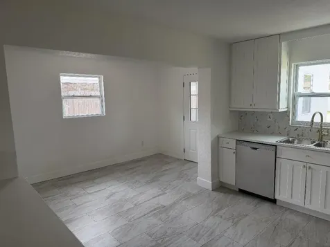 632 89th Avenue N St Petersburg FL 33702