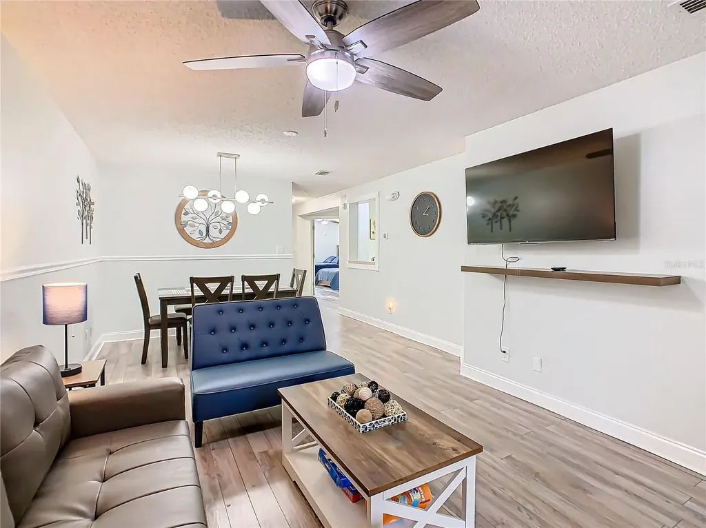 8825 Coral Palms Court Kissimmee FL 34747