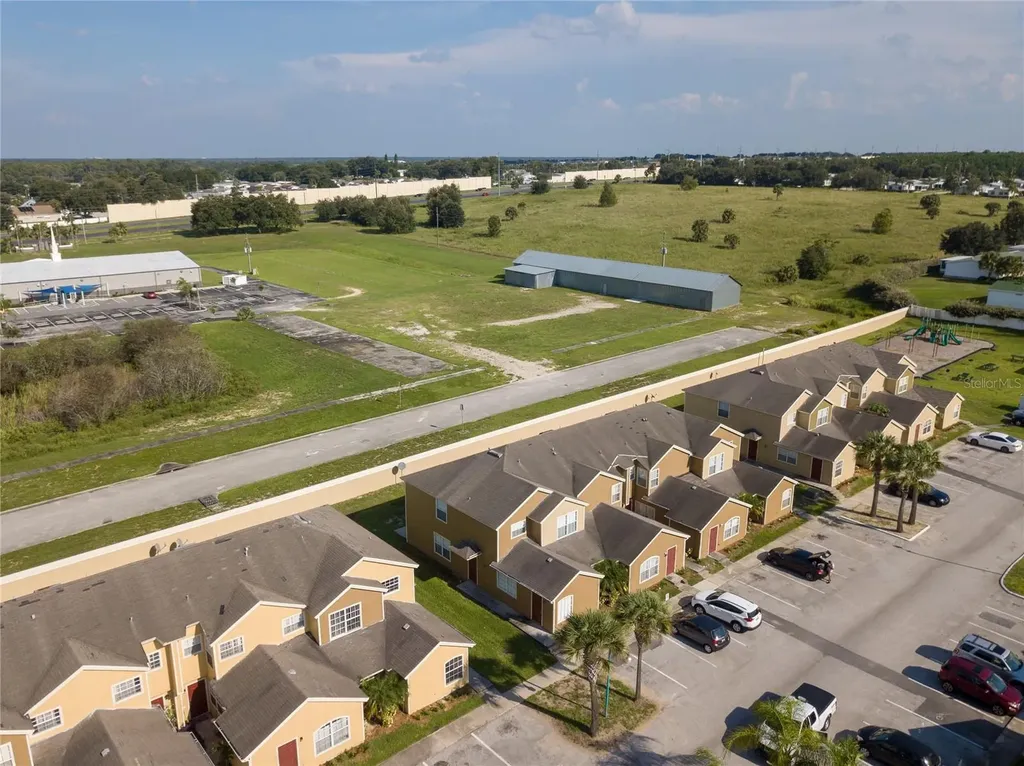 202 Washington Palm Loop Davenport FL 33897
