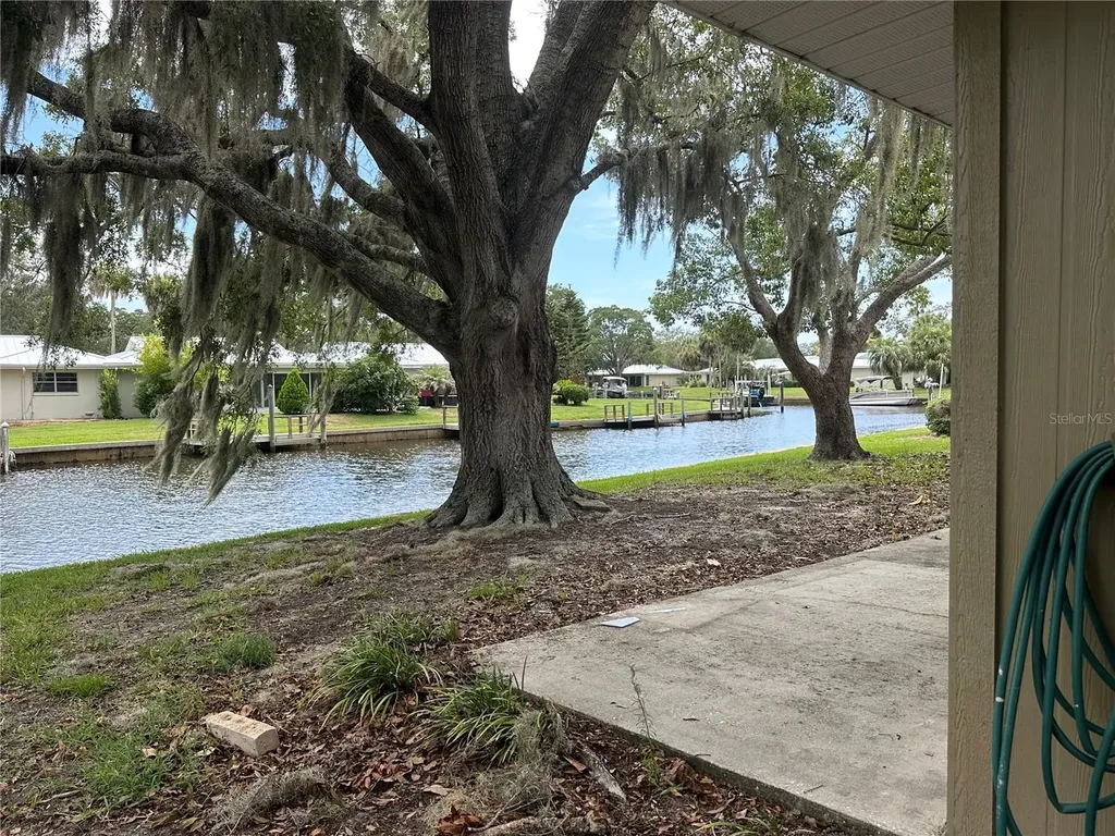 11261 W Bayshore Drive Crystal River FL 34429