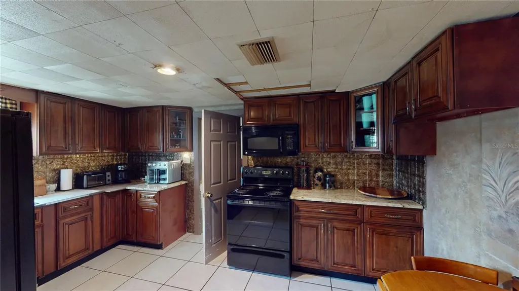 5651 6th Street Zephyrhills FL 33542