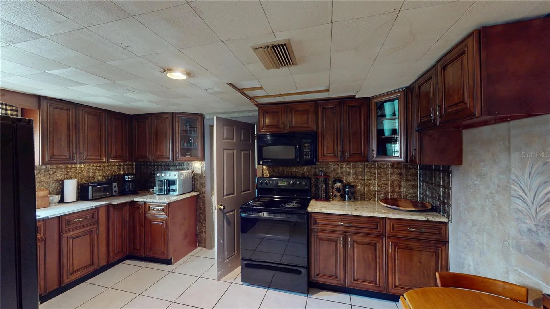 5651 6th Street Zephyrhills FL 33542