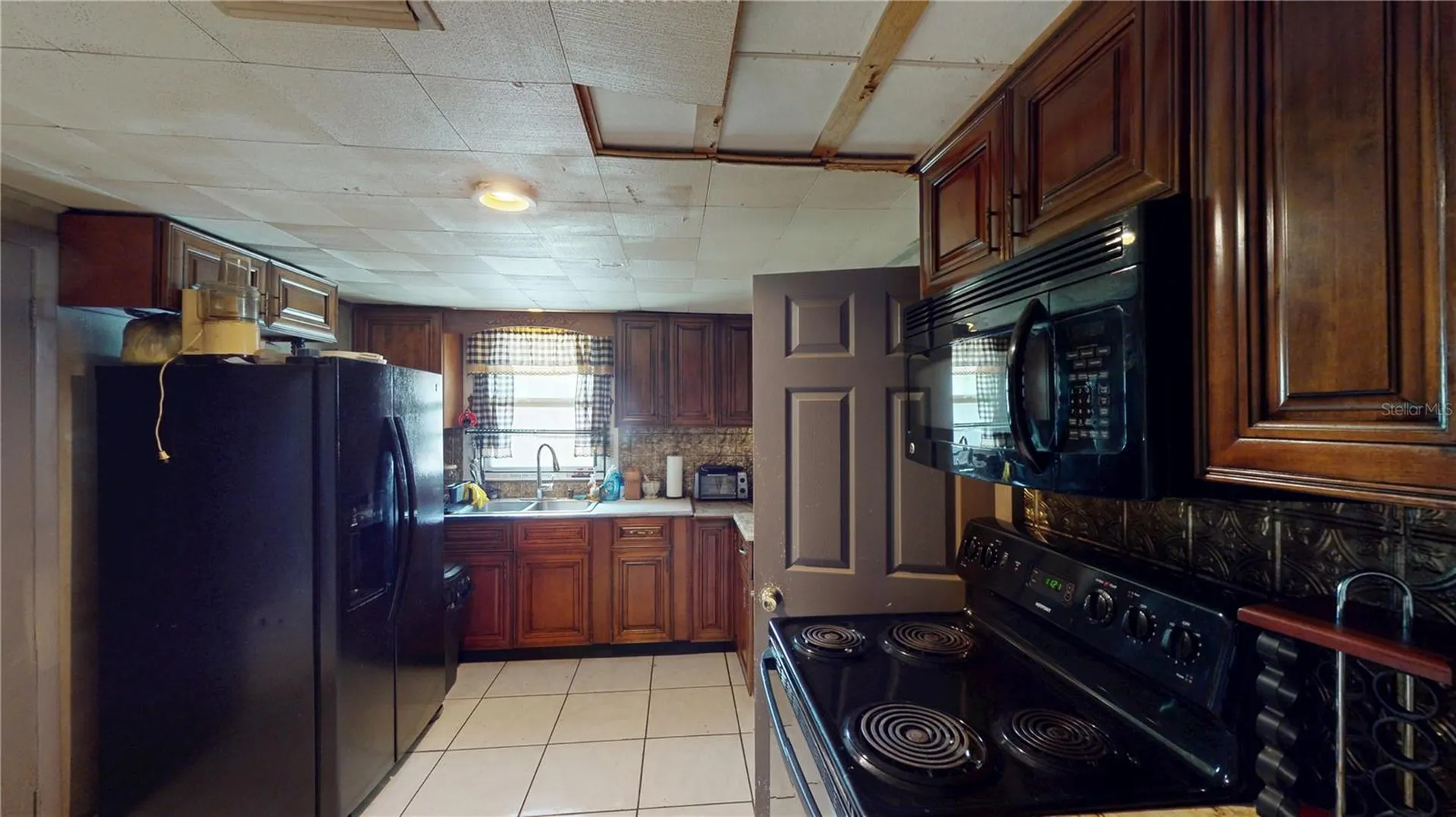 5651 6th Street Zephyrhills FL 33542