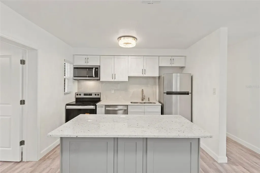 2827 16th Avenue S St Petersburg FL 33712