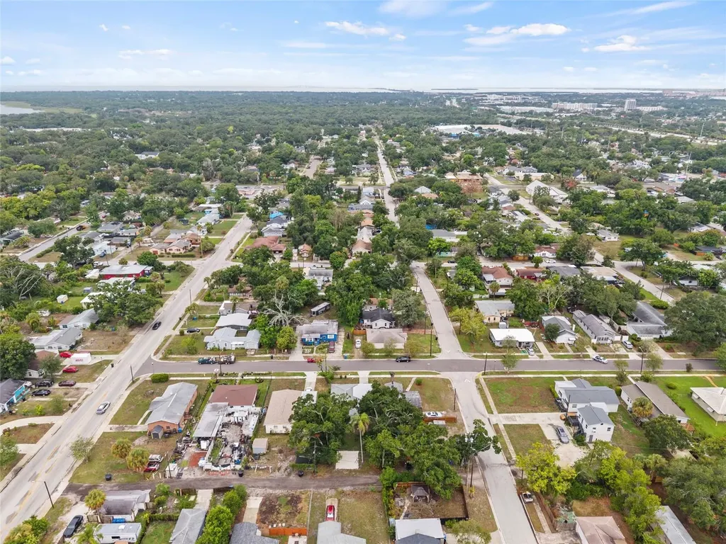 2827 16th Avenue S St Petersburg FL 33712