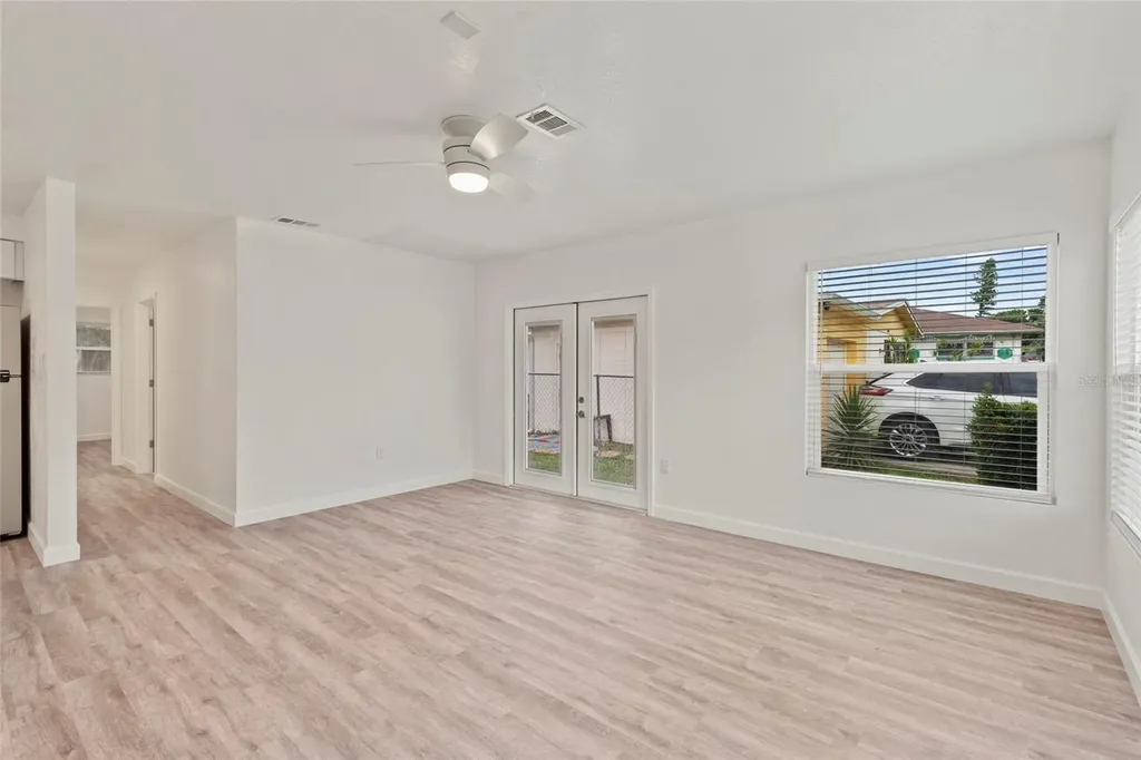 2827 16th Avenue S St Petersburg FL 33712