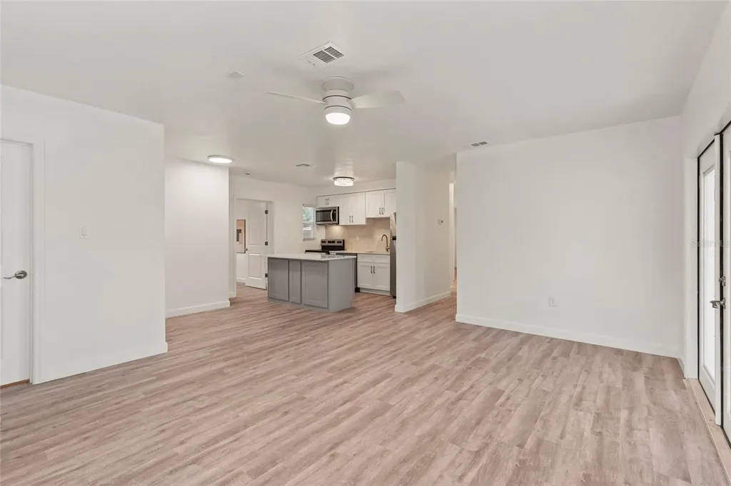 2827 16th Avenue S St Petersburg FL 33712