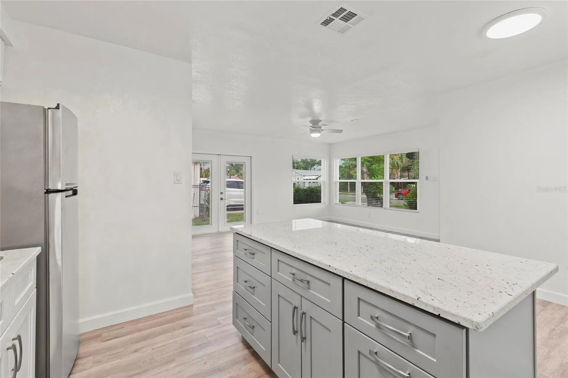 2827 16th Avenue S St Petersburg FL 33712