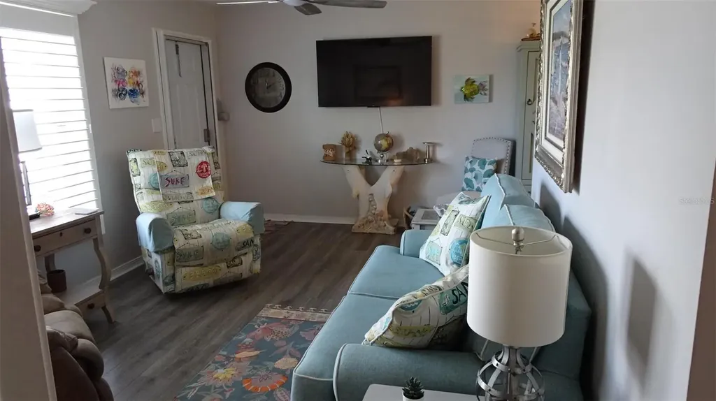 7868 40th Avenue N St Petersburg FL 33709