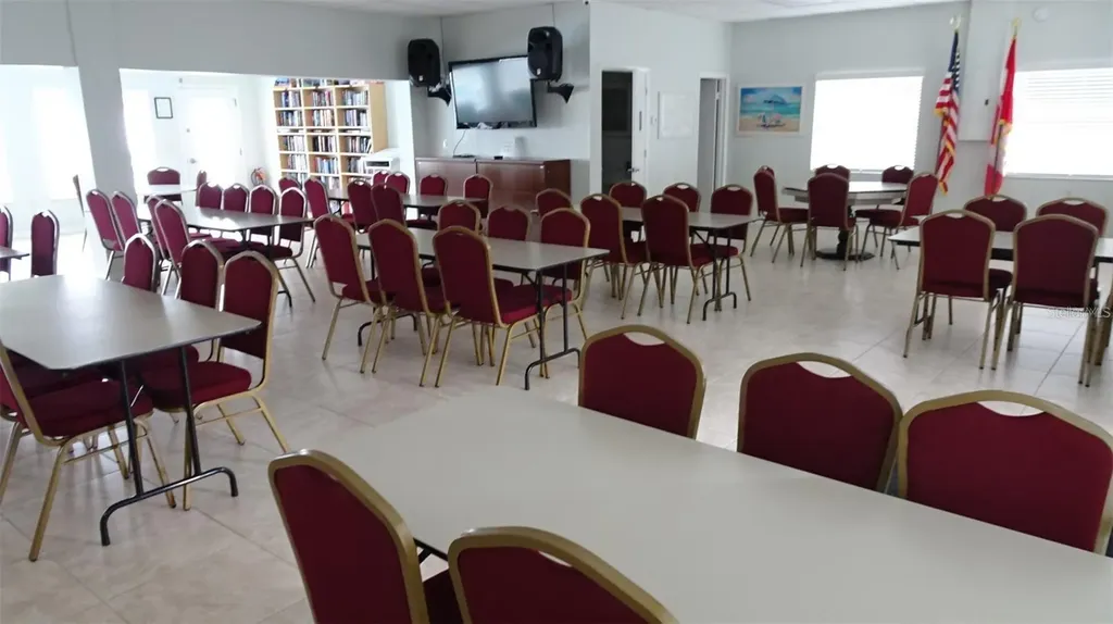 7868 40th Avenue N St Petersburg FL 33709