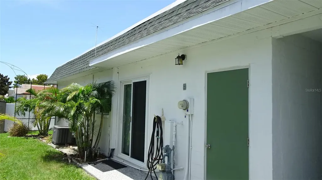 7868 40th Avenue N St Petersburg FL 33709