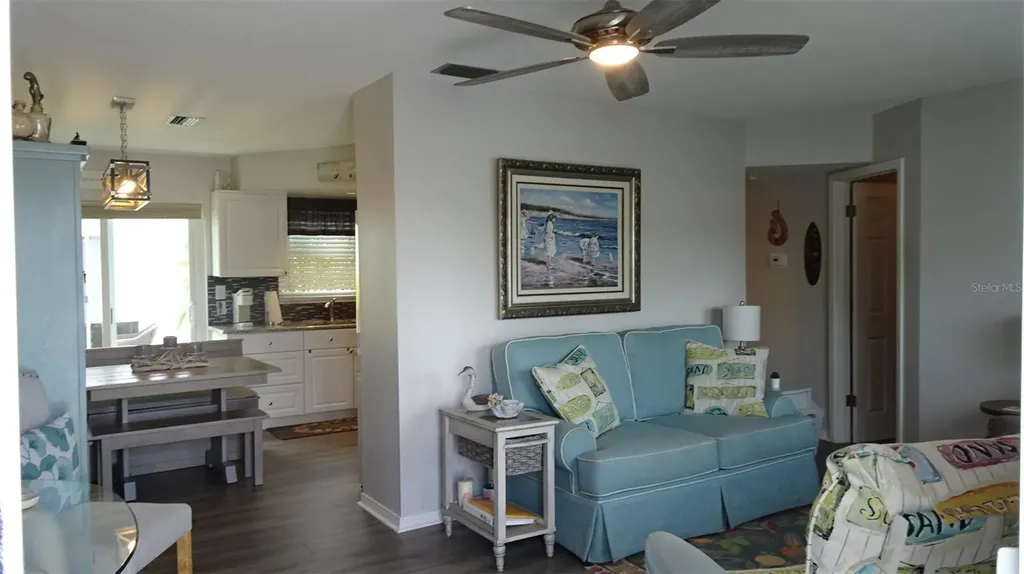 7868 40th Avenue N St Petersburg FL 33709