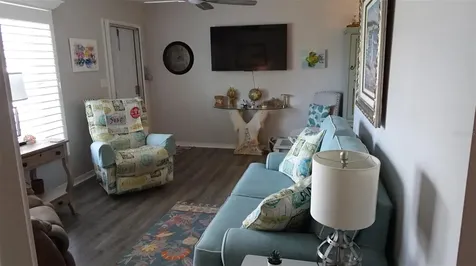 7868 40th Avenue N St Petersburg FL 33709