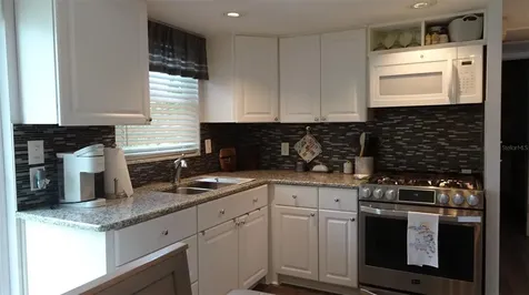 7868 40th Avenue N St Petersburg FL 33709