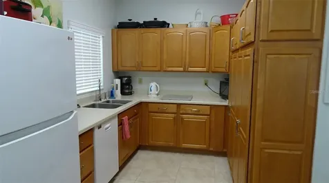 7868 40th Avenue N St Petersburg FL 33709