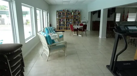 7868 40th Avenue N St Petersburg FL 33709