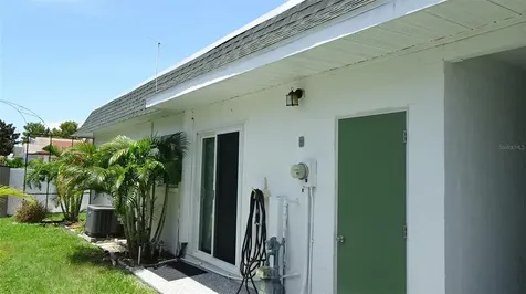 7868 40th Avenue N St Petersburg FL 33709