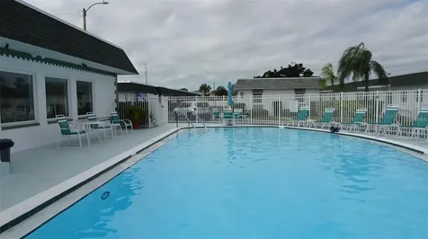 7868 40th Avenue N St Petersburg FL 33709