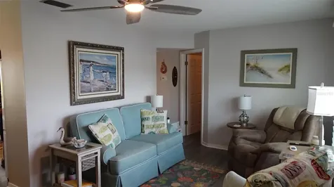 7868 40th Avenue N St Petersburg FL 33709