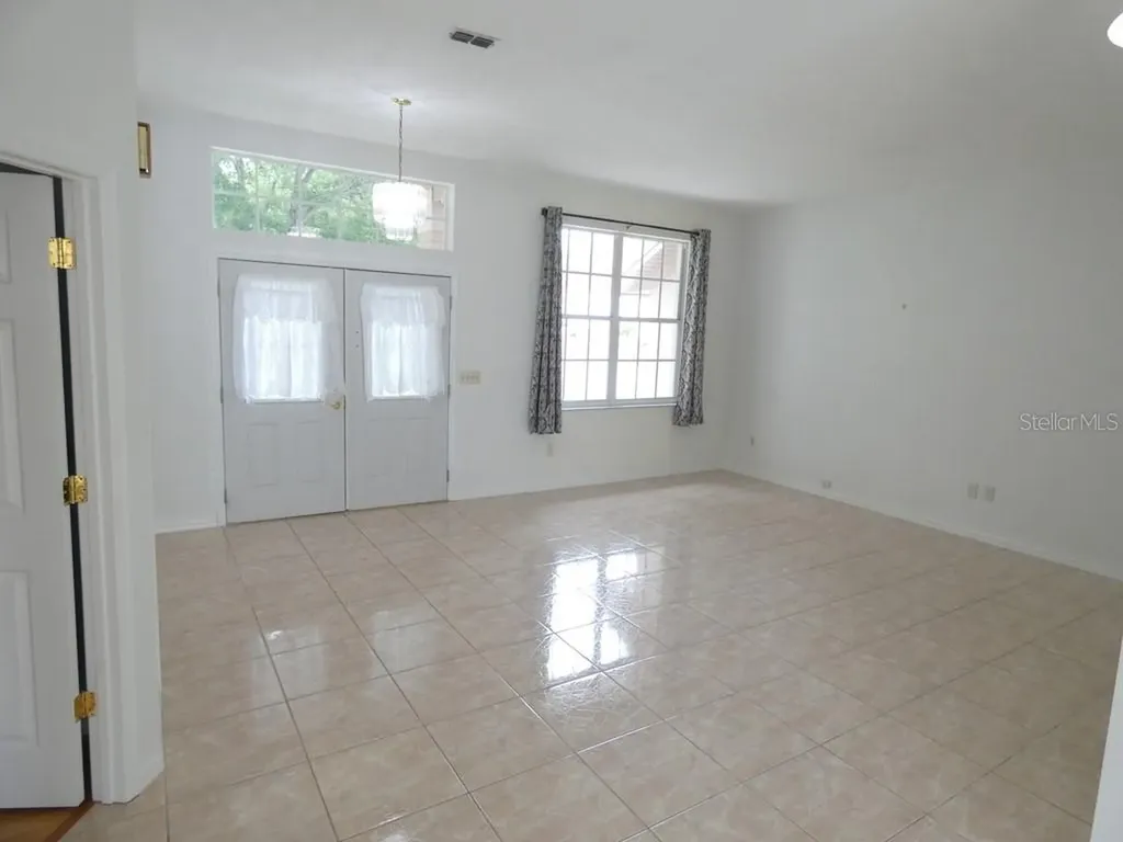 907 Brittany Park Boulevard Tarpon Springs FL 34689