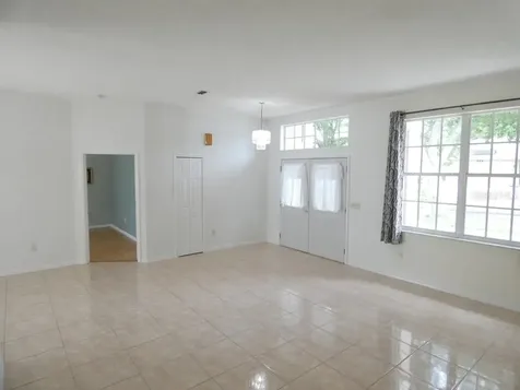 907 Brittany Park Boulevard Tarpon Springs FL 34689