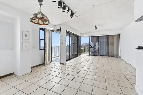 4633 Isla Verde Avenue Carolina PR 00979