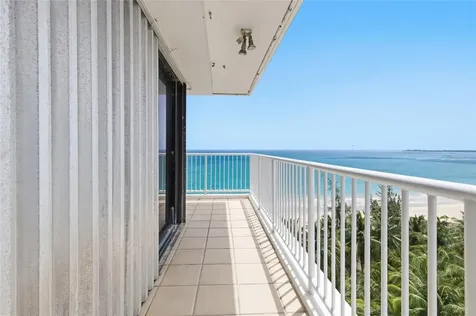 4633 Isla Verde Avenue Carolina PR 00979