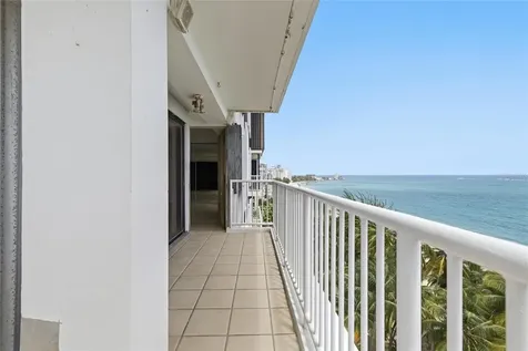 4633 Isla Verde Avenue Carolina PR 00979