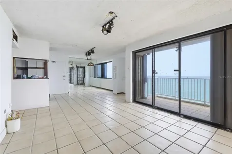 4633 Isla Verde Avenue Carolina PR 00979