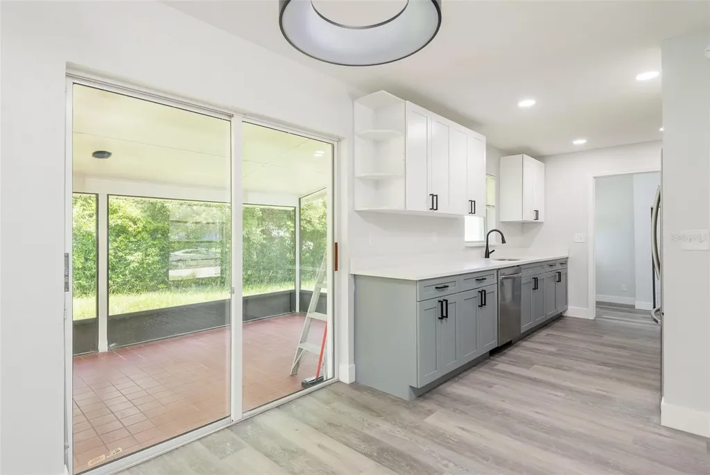 902 Shangri La Drive Seffner FL 33584