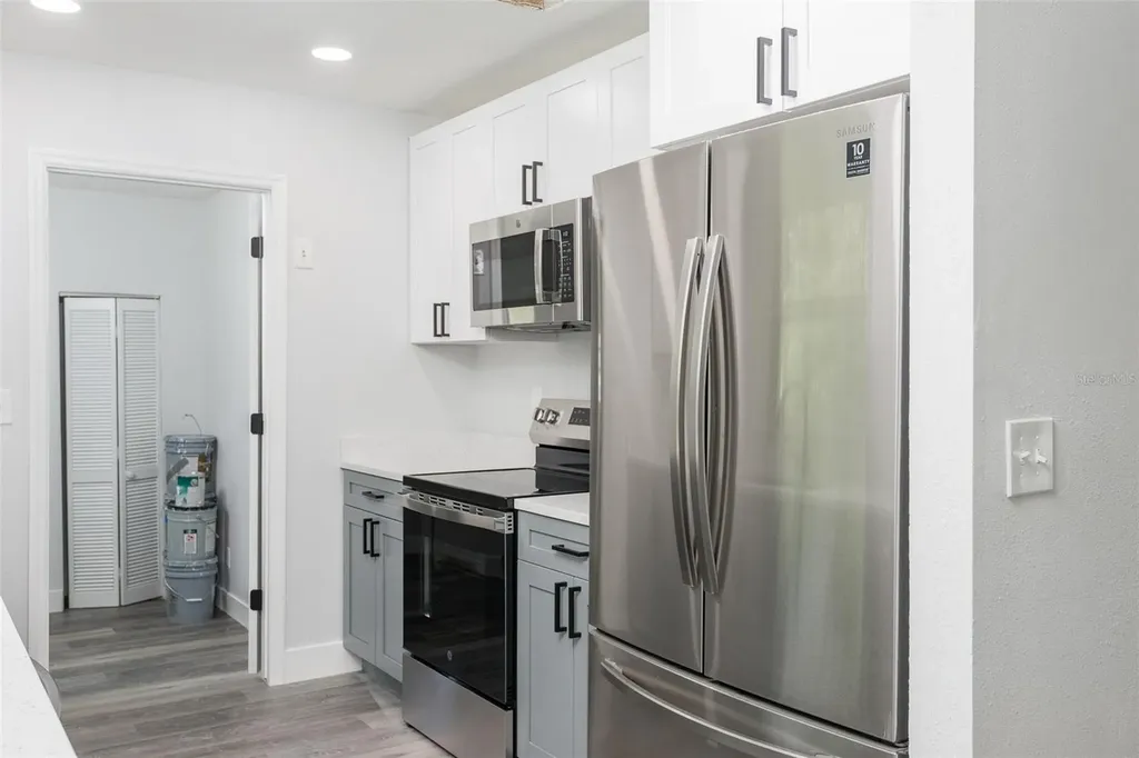 902 Shangri La Drive Seffner FL 33584