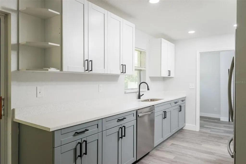 902 Shangri La Drive Seffner FL 33584