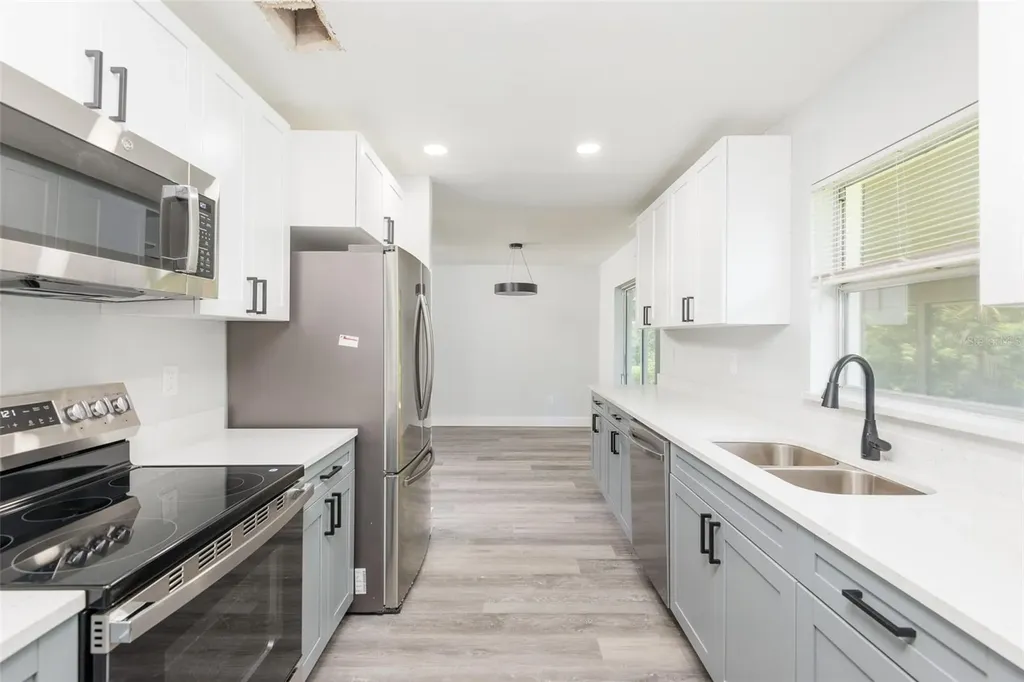 902 Shangri La Drive Seffner FL 33584