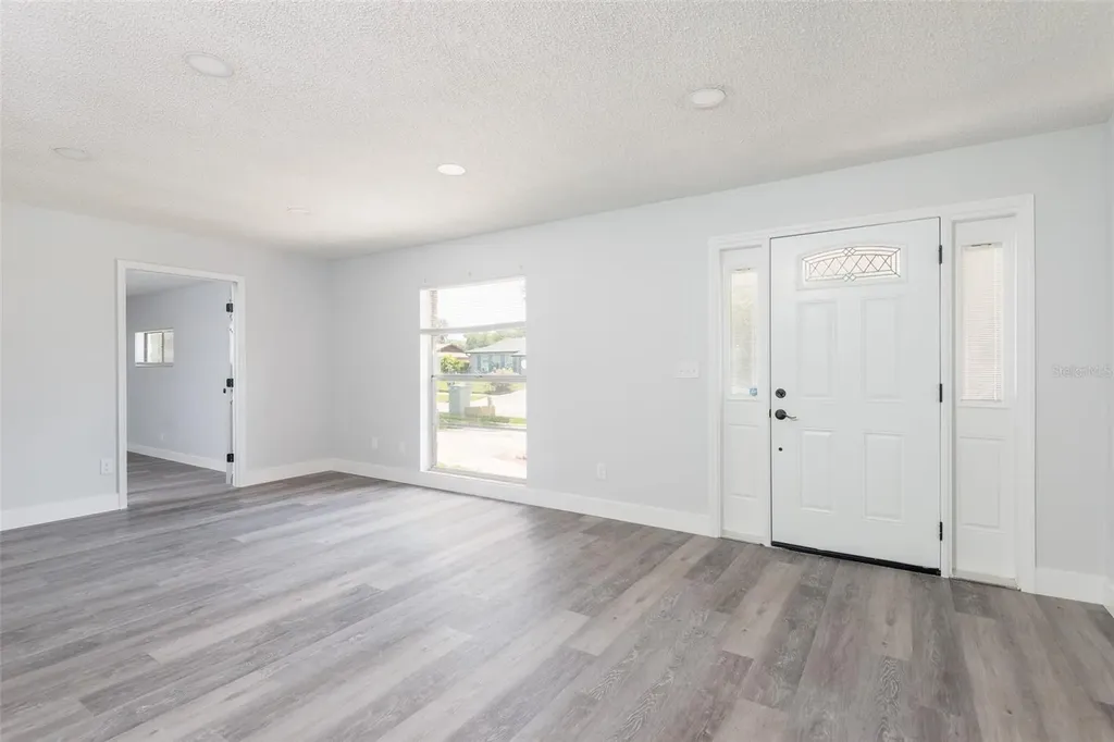 902 Shangri La Drive Seffner FL 33584