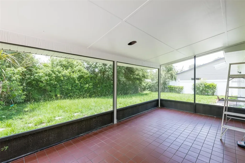 902 Shangri La Drive Seffner FL 33584