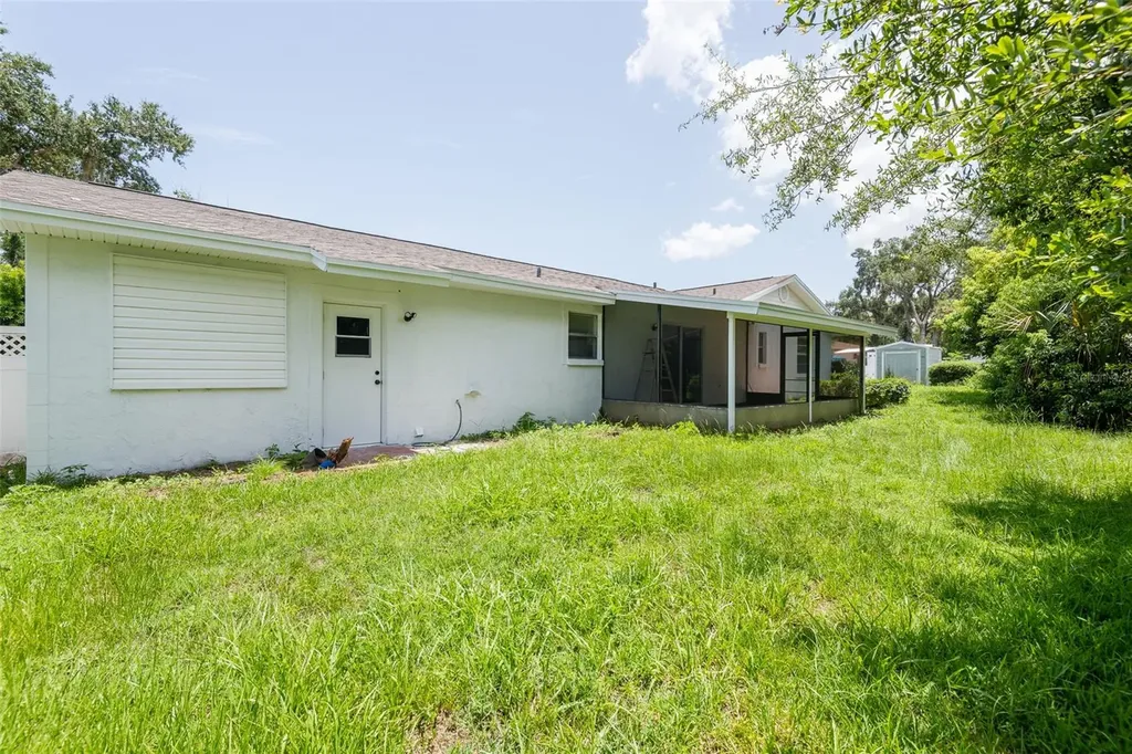 902 Shangri La Drive Seffner FL 33584