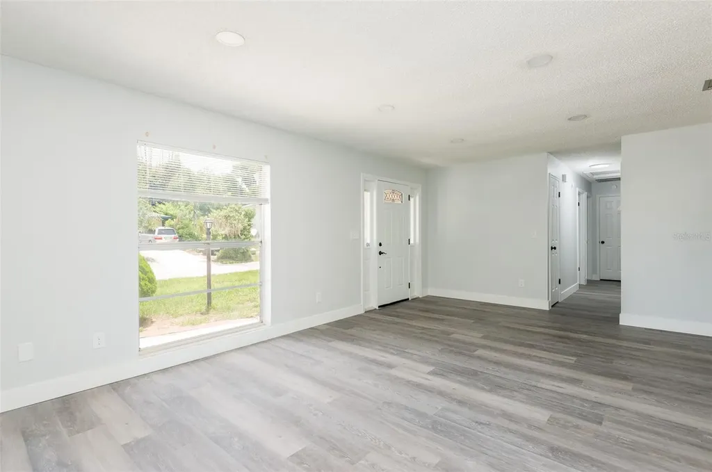 902 Shangri La Drive Seffner FL 33584