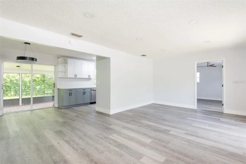 902 Shangri La Drive Seffner FL 33584