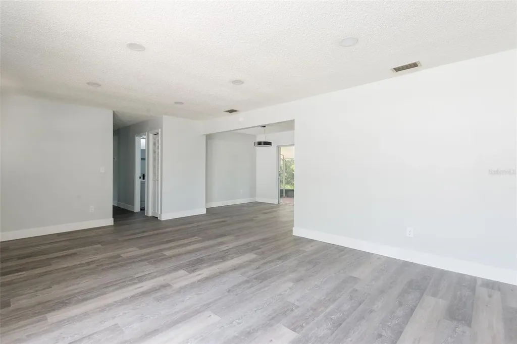 902 Shangri La Drive Seffner FL 33584