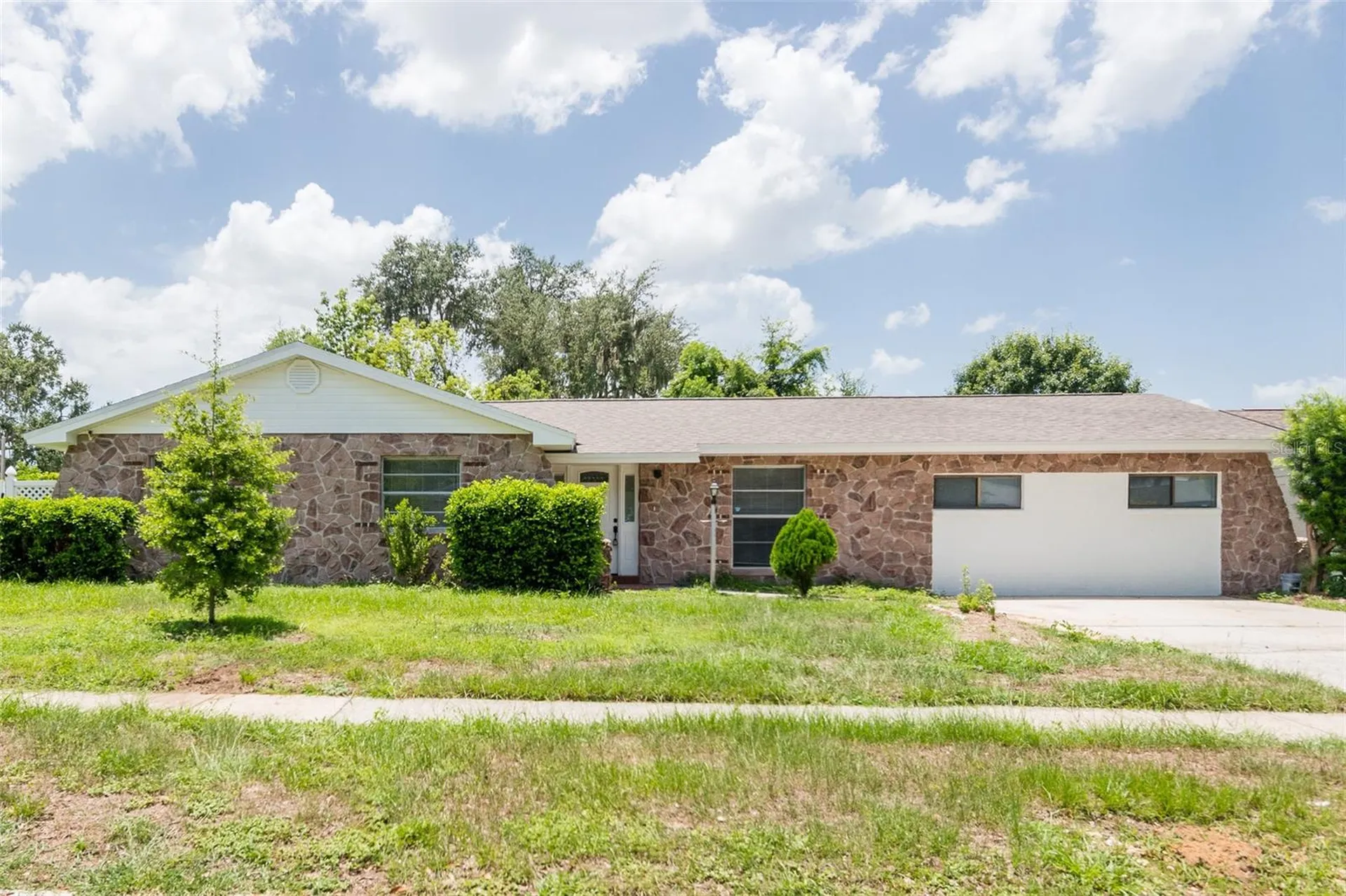 902 Shangri La Drive Seffner FL 33584